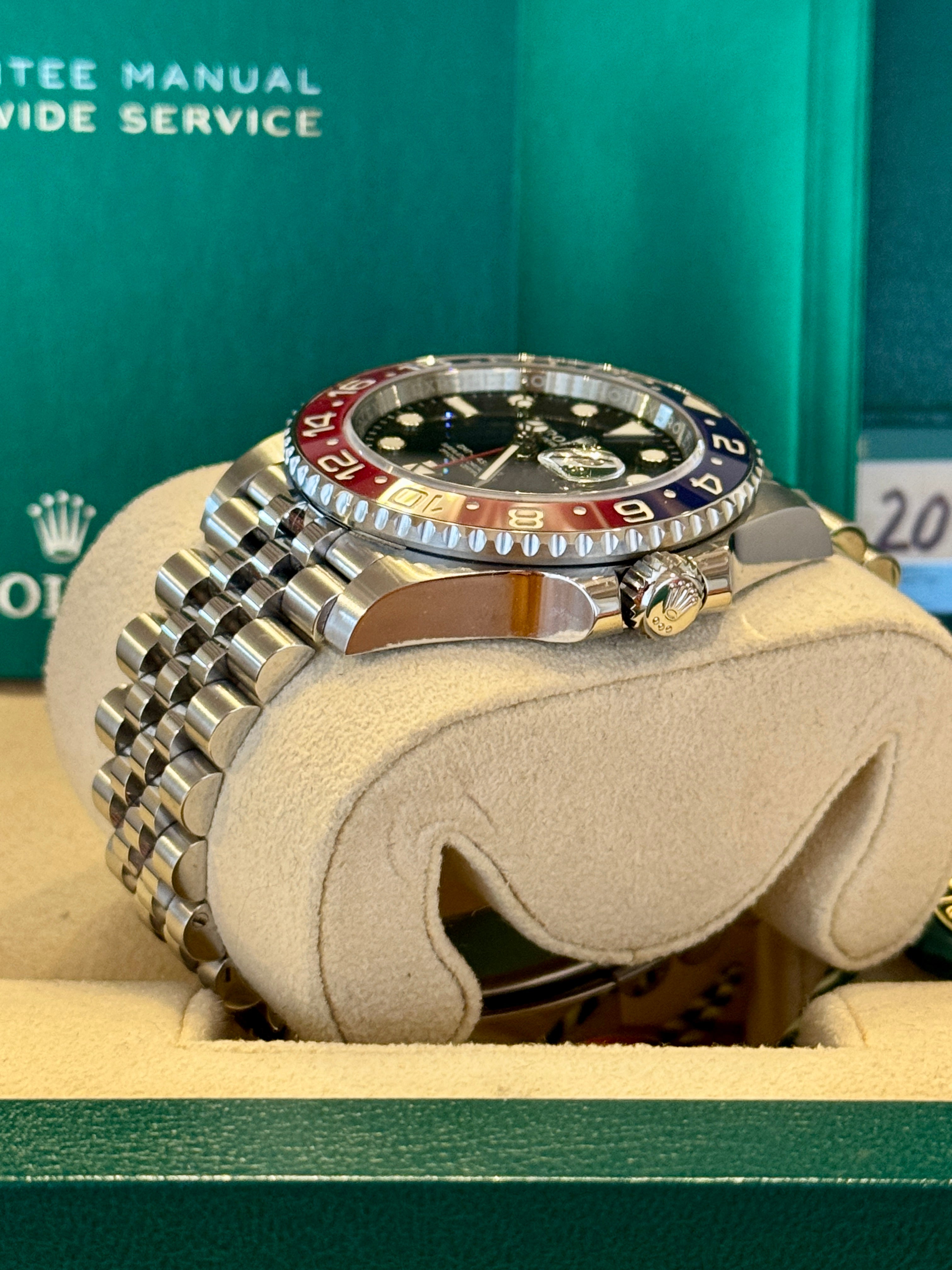 Rolex GMT Master 2 Pepsi 126710BLRO