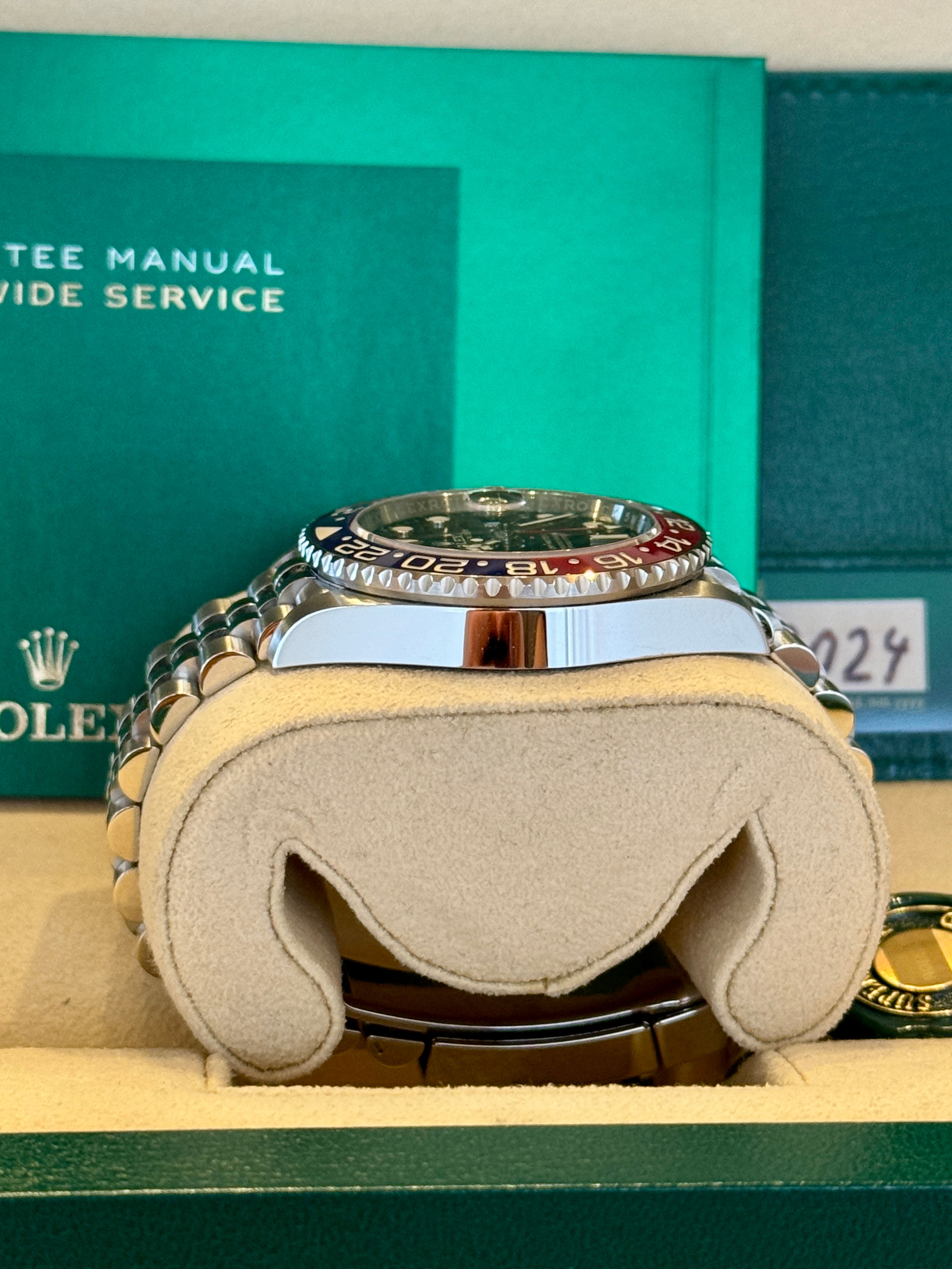 Rolex GMT Master 2 Pepsi 126710BLRO