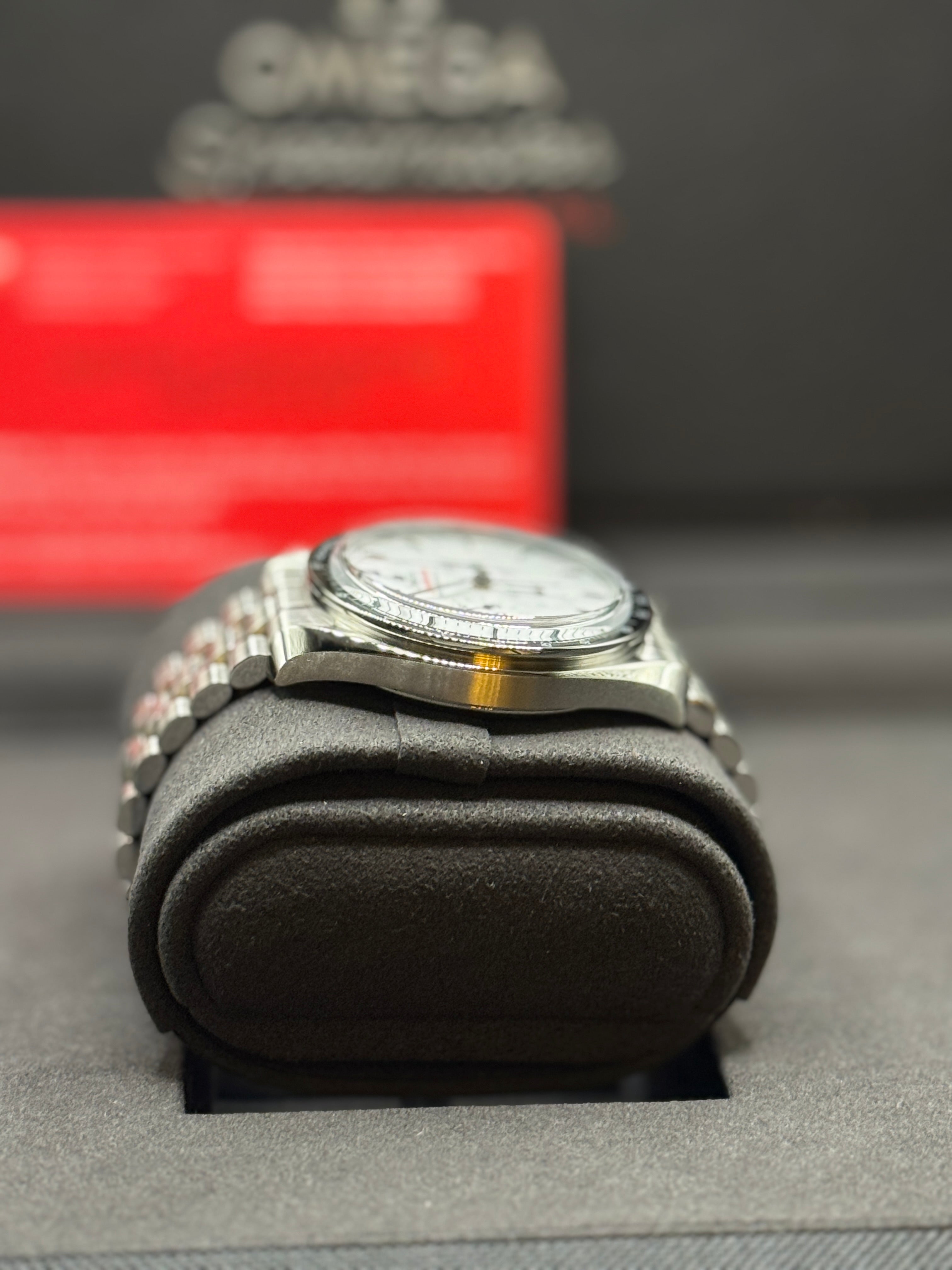 Omega Speedmaster Moonwatch - White