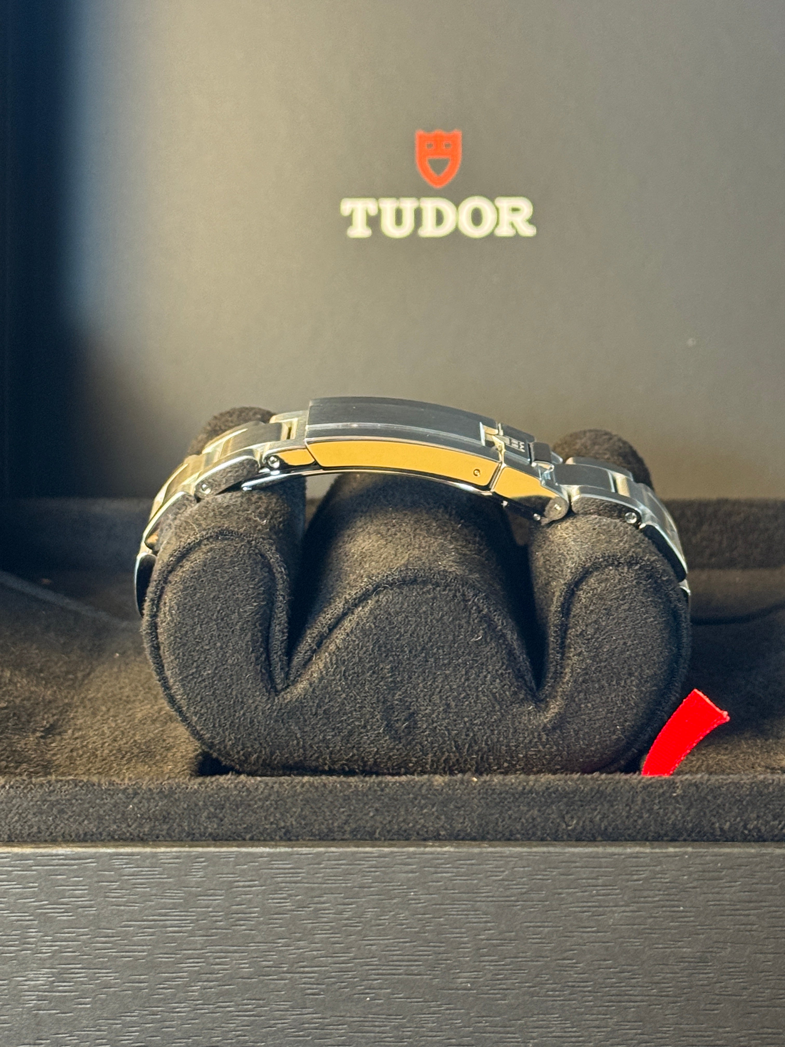 Tudor Black Bay 68
