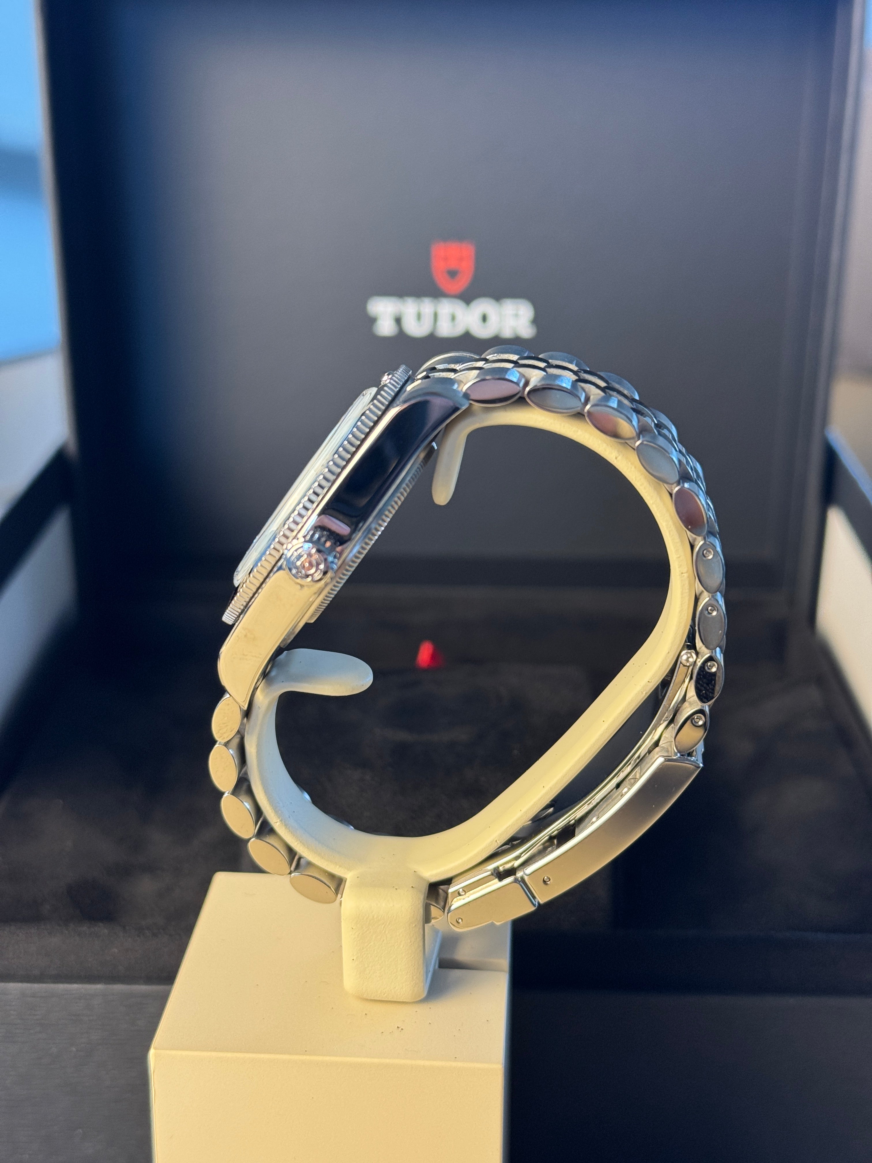 Tudor Black Bay 54