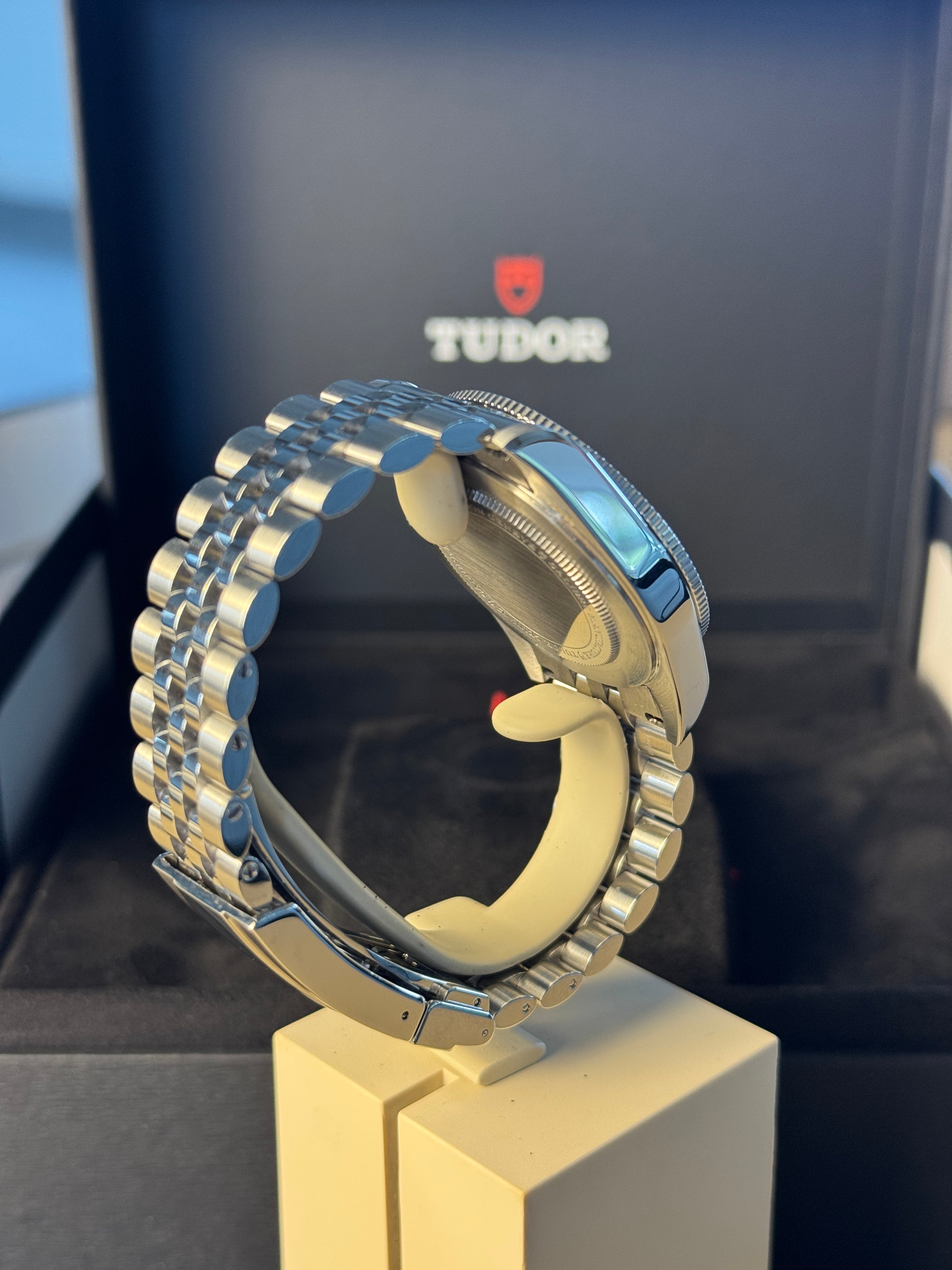 Tudor Black Bay 54