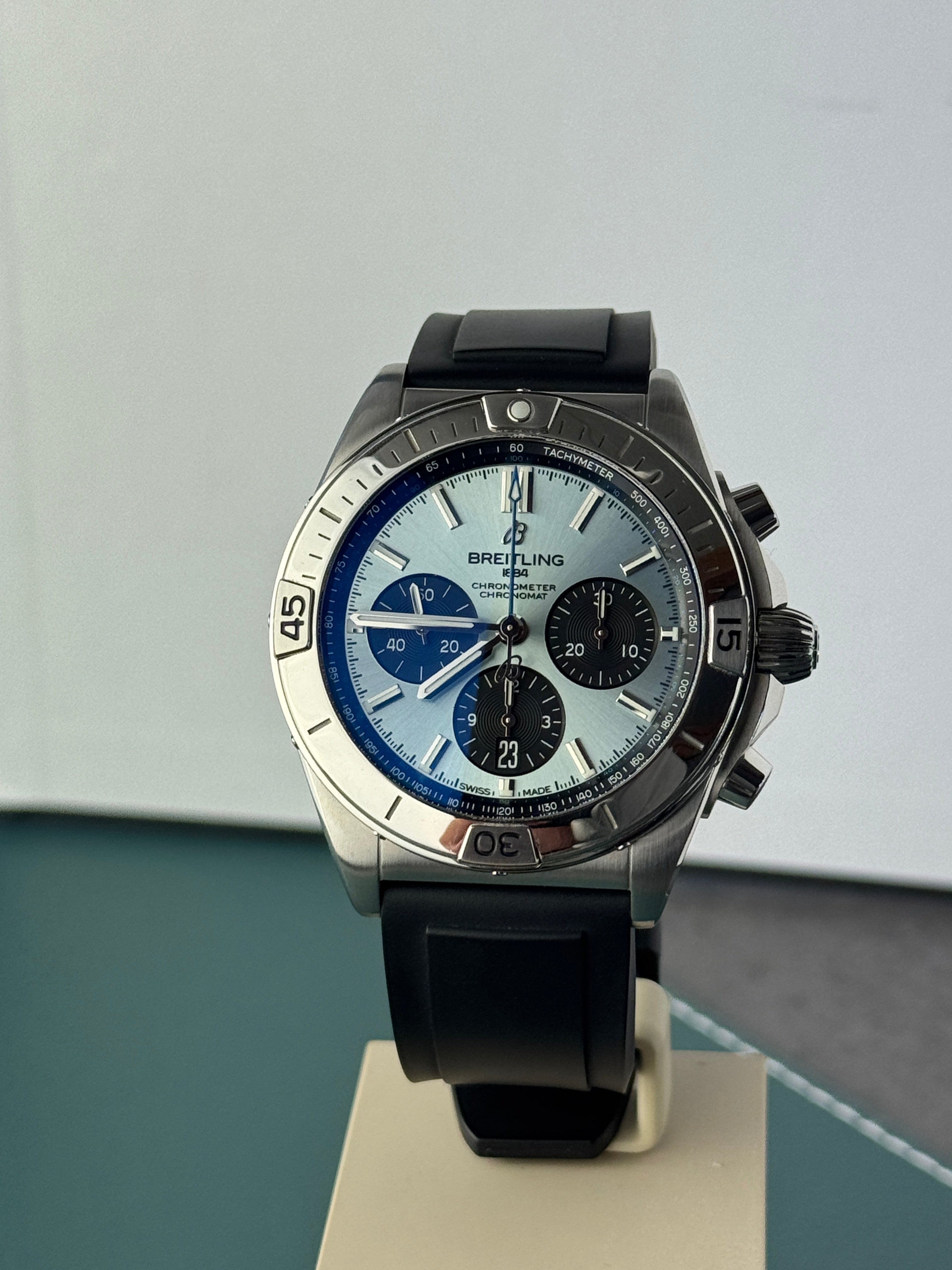 Breitling Chronomat B01 42 PB0134101C1S1