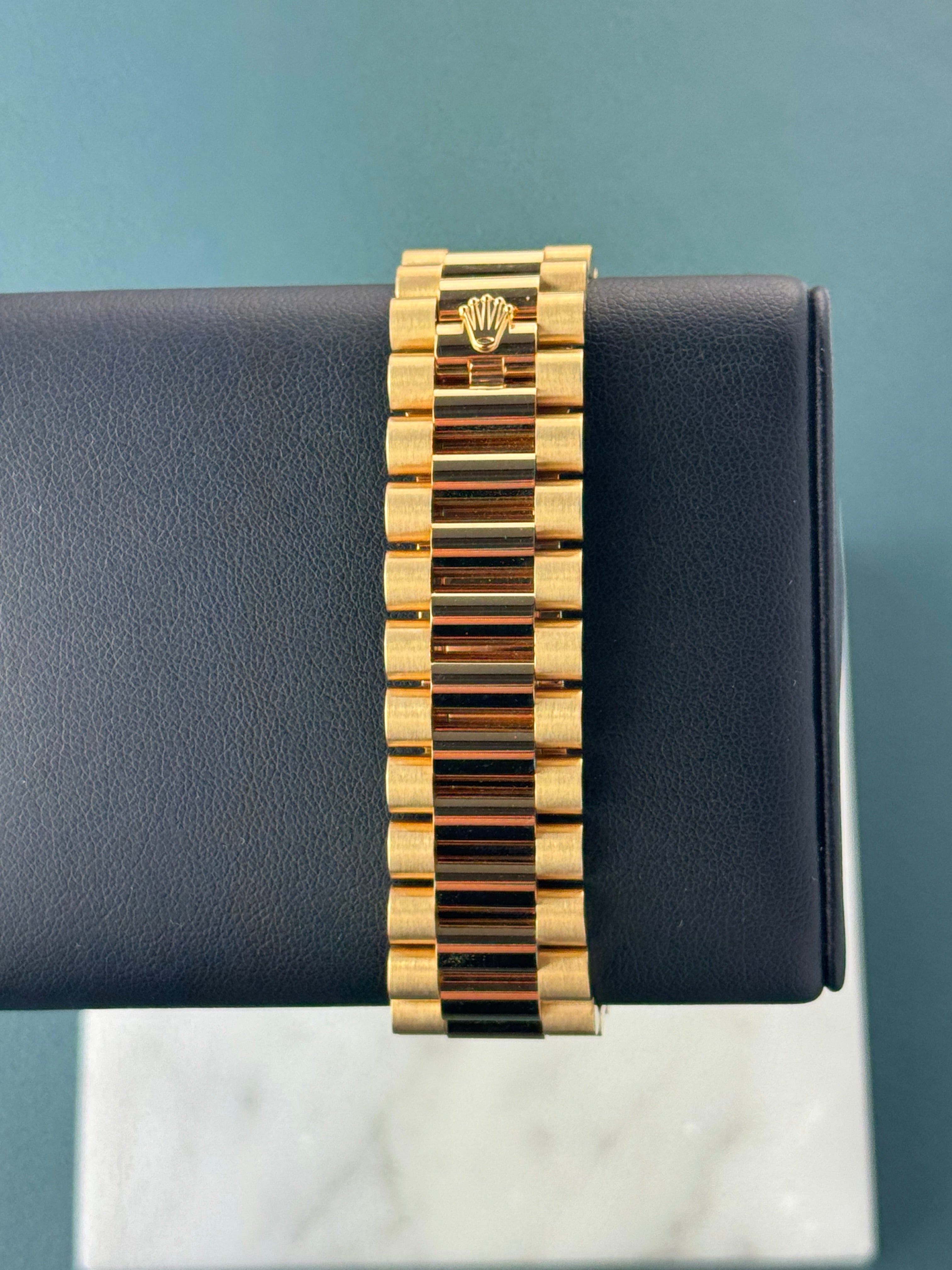 Rolex Day Date 40 Gelbgold Grün 228238