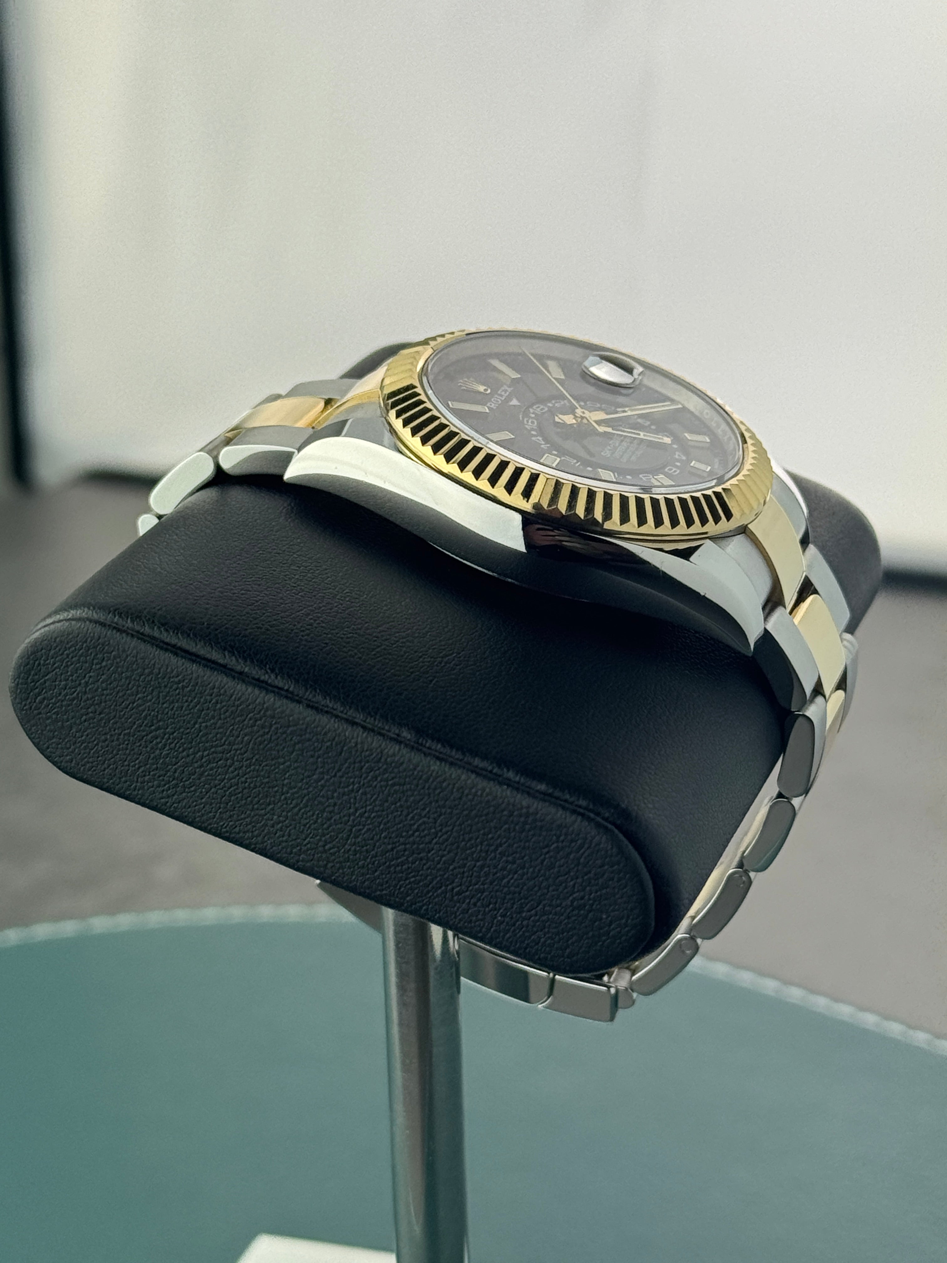Rolex Sky-Dweller Bicolor – Ref. 326933