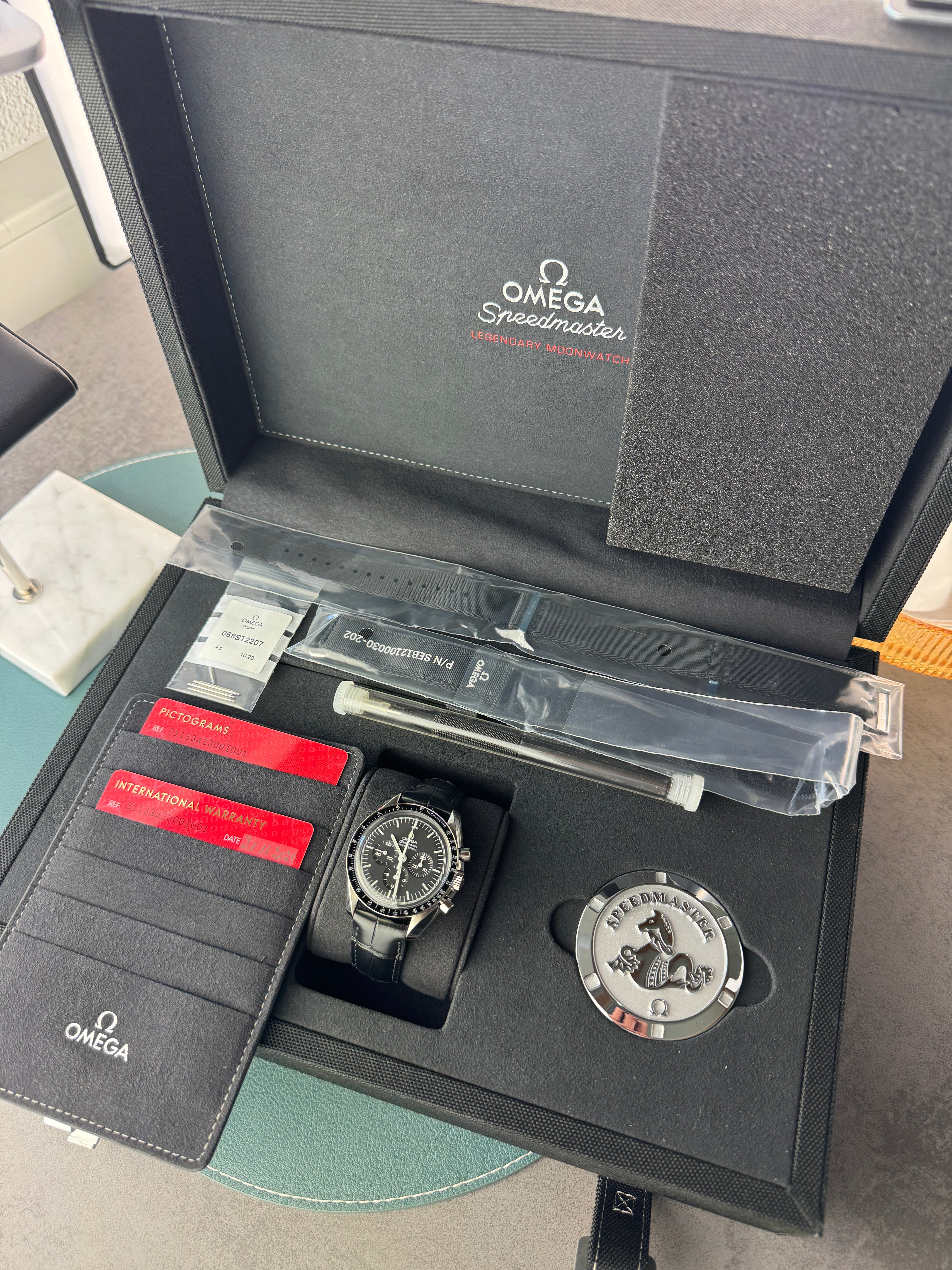 Omega Speedmaster Moonwatch Prof.