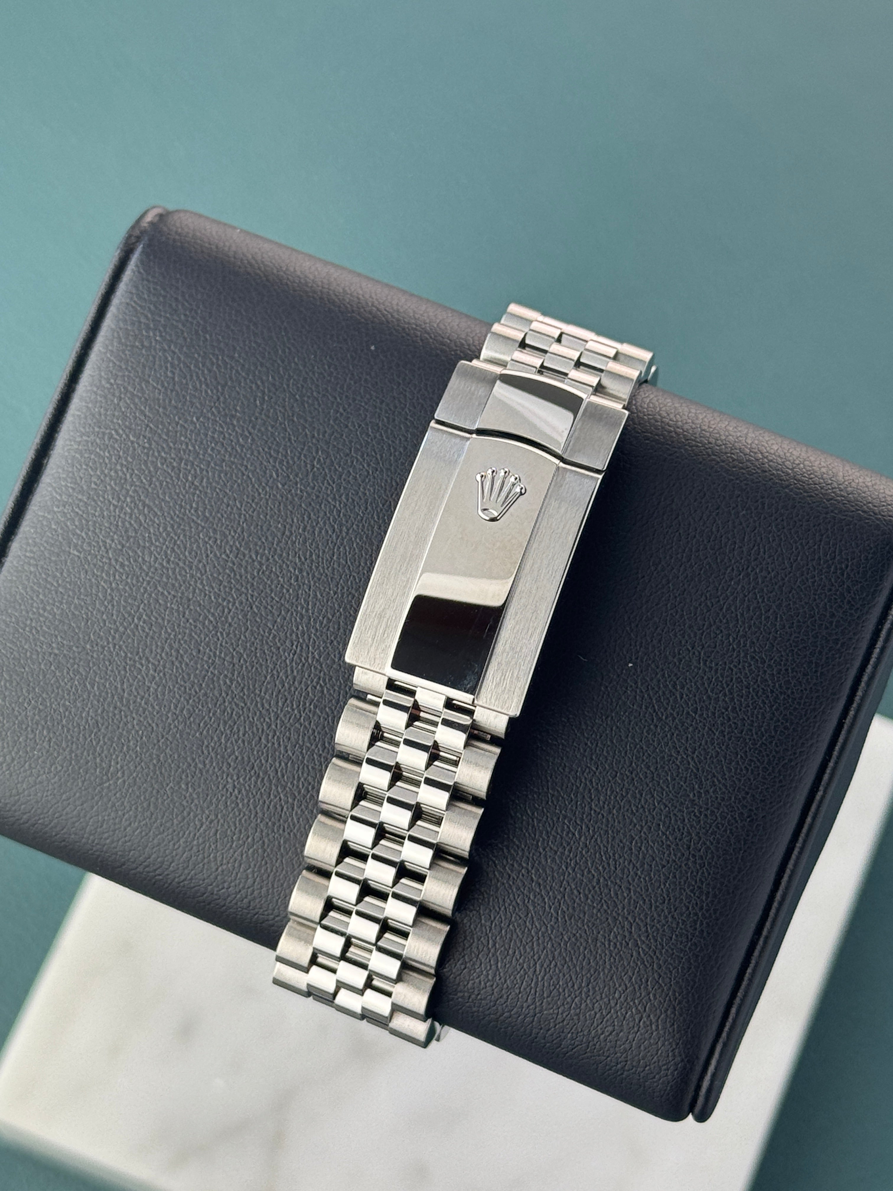Rolex Datejust 36 - Mint 126200
