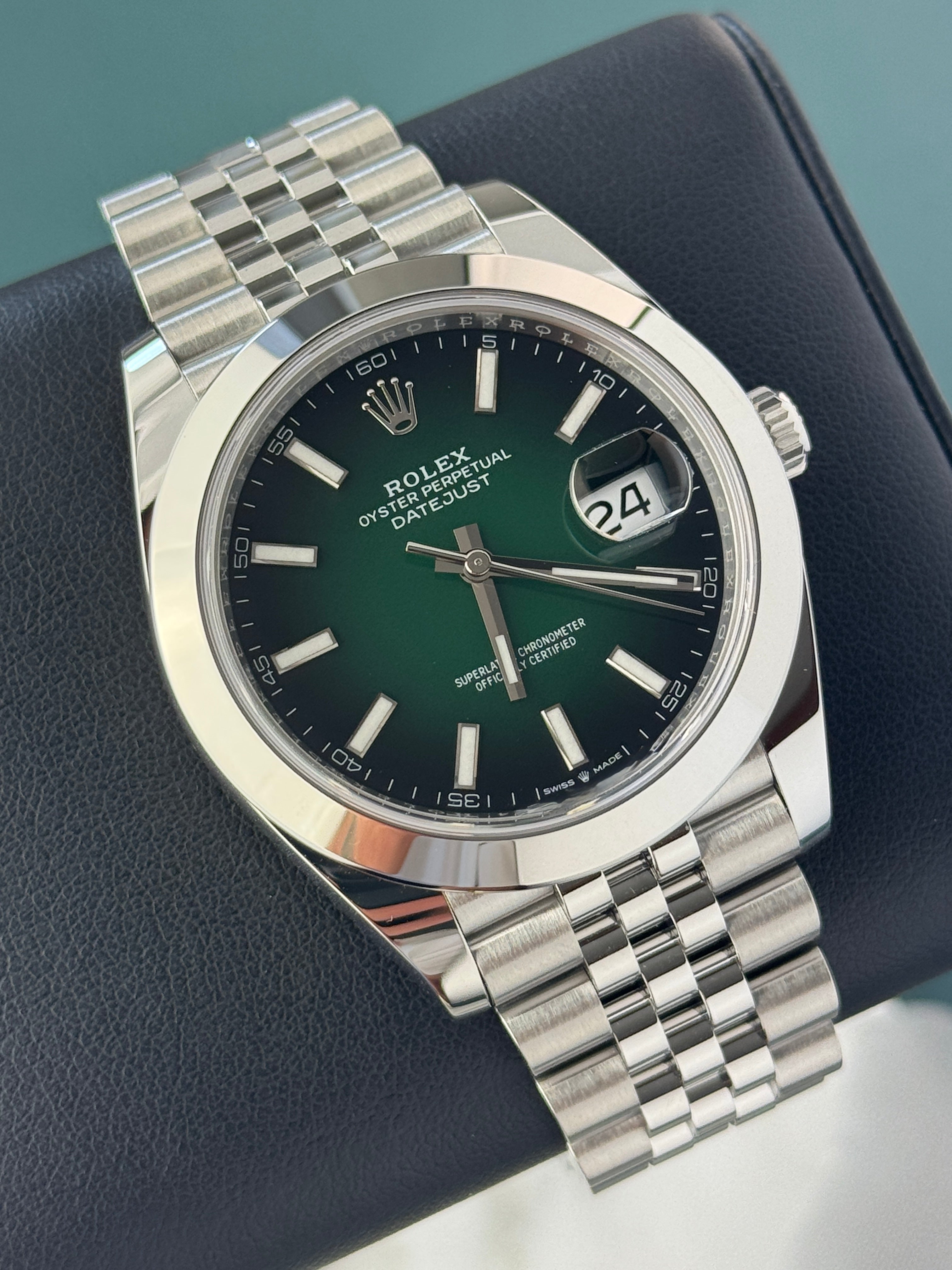 Rolex Datejust 41 Ref. 126300 – Ombre Green Dial