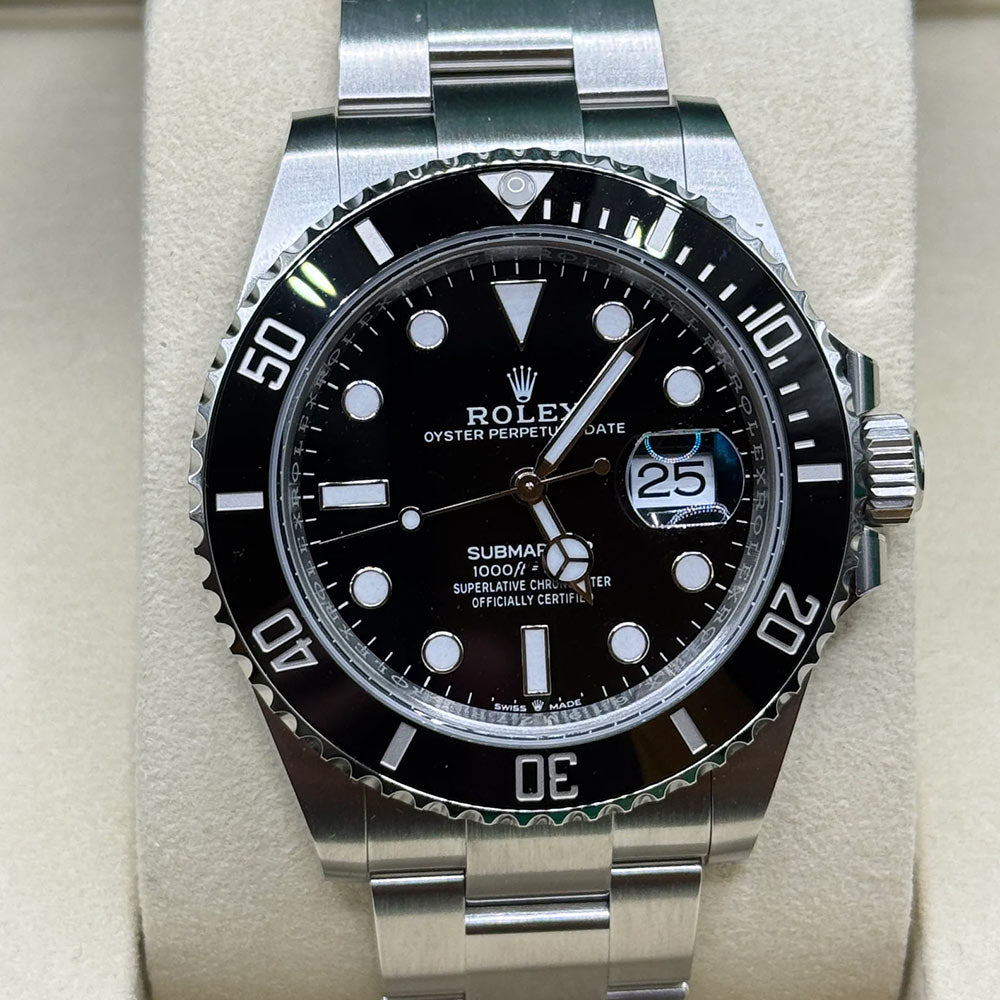 Rolex Submariner Date - 2025