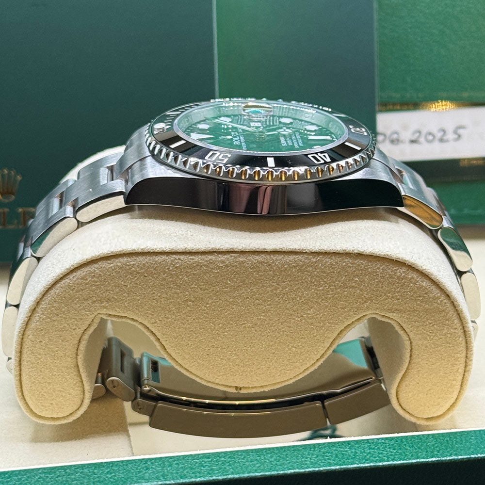 Rolex Submariner Date - 2025